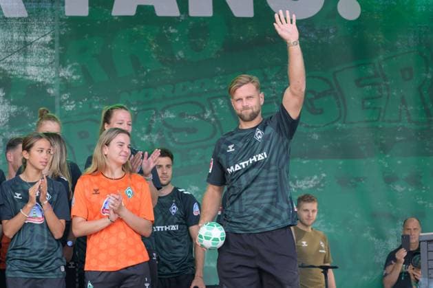 GER, 1. FBL, Tag der Fans Tach der Fans , SV Werder Bremen 06.08.2023, wohninvest Weserstadion, Bremen, GER, 1. FBL, Tag der Fans Tach der Fans , SV Werder Bremen im Bild Spielervorstellung auf der Bühne Niclas Füllkrug Fuellkrug (Werder Bremen 11);