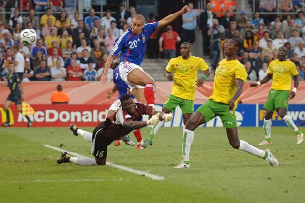 World Cup 2006-Group G, France vs Togo France s striker David Trezeguet, Togo s Kossi Agassa and Dare Nibombe battle for the ball during the 2006 FIFA World Cup, WM, Weltmeisterschaft, Fussball Group G, France vs Togo, in Cologne, Germany, on June 23, 2006. France won 2-0. Photo by Gouhier-Hahn-Orban Cameleon ABACAPRESS.COM Cologne Germany Copyright: xGouhier-Hahn-Orban ABACAx 100596_33 Gouhier-Hahn-Orban ABACAx 100596_33