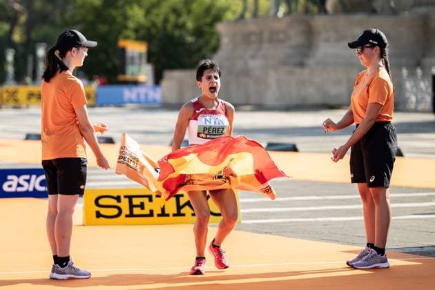 Bilder des Jahres 2023, Sport 08 August Sport Themen der Woche KW34 Sport Bilder des Tages 230824 Maria Perez of Spain (gold) celebrates after competing in women?s 35 km race walk during day 6 of the 2023 World Athletics Championships on August 24, 2023 in Budapest. Photo: Joel Marklund BILDBYRAN kod JM JM0522 bbeng friidrott athletics friidrett 2023 world athletics championships world athletics championships budapest23 friidrotts-vm friidretts-vm vm jubel Copyright: JOELxMARKLUND BB230824JM064