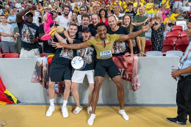 Bilder des Jahres 2023, Sport 08 August Sport Themen der Woche KW34 Sport Bilder des Tages Leo Neugebauer (LG Leinfelden-Echterdingen, Germany), Decathlon Men (Zehnkampf Maenner) und seine Fans. HUN, Leichtathletik, Athletics, World Athletics Championships Budapest 23, Leichtathletik Weltmeisterschaften, 26.08.2023, HUN, Leichtathletik, Athletics, World Athletics Championships Budapest 23, Leichtathletik Weltmeisterschaften, 26.08.2023 Budapest Copyright: xEibner-Pressefoto StefanxMayerx EP_SMR