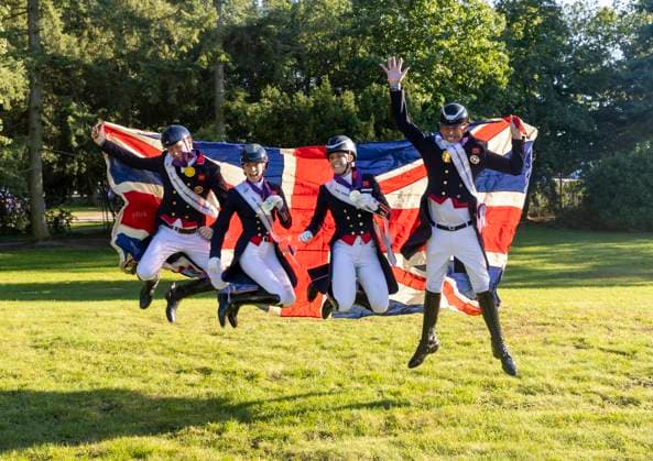 Bilder des Jahres 2023, Sport 09 September Sport Themen der Woche KW36 Sport Bilder des Tages 230907 Gareth Hughes, Charlotte Fry, Charlotte Dujardin and Carl Hester of Great Britain with their gold medals after the Team Grand Prix during day 3 of the Equestrian FEI Dressage European Championship, EM, Europameisterschaft on September 7, 2023 in Riesenbeck. Photo: Roland Thunholm BILDBYRAN kod XZ XZ0128 ridsport equestrian fei dressage european championships day 3 bbeng lagtävling team grand prix dressyr-em jubel Copyright: ROLANDxTHUNHOLM BB230907BB285
