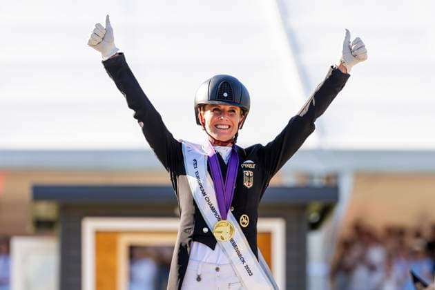 Bilder des Jahres 2023, Sport 09 September Bilder des Jahres 2023, Sport 09 September Sport Themen der Woche KW36 Sport Bilder des Tages RIESENBECK - FEI Dressage and Para-Dressage European Championship, EM, Europameisterschaft 2023, RIESENBECK - FEI Dressage and Para-Dressage European Championship 2023 VON BREDOW-WERNDL Jessica (GER) Siegerehrung Prize giving ceremony FEI Dressage European Championship Grand Prix Special Individual Competition Riesenbeck, Reitanlage Riesenbeck International 08. September 2023 -