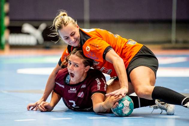 Bilder des Jahres 2023, Sport 09 September Sport Themen der Woche KW36 Sport Bilder des Tages 230908 Kristianstads Lea Gruber mot Lugis Sofia Delac under handbollsmatchen i Handbollsligan dam mellan Lugi och Kristianstad den 8 september 2023 i Lund. Copyright: CHRISTIANxÖRNBERG BB230908CO071