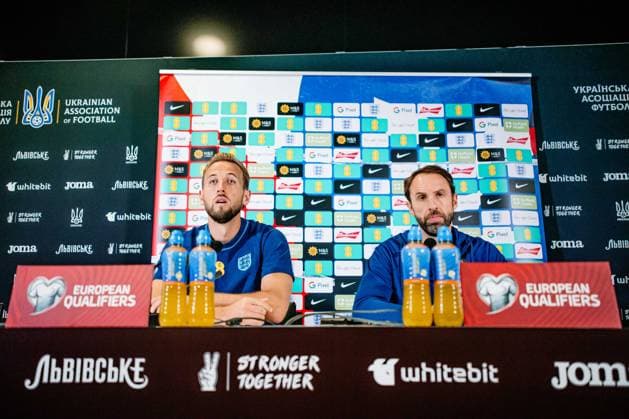 2023.09.08 Wroclaw Konferencja prasowa reprezentacji Anglii przed eliminacjami Mistrzostw Europy 2024 Konferencja prasowa reprezentacji Anglii N z trener coach Gareth Southgate Harry Kane Foto Mateusz Porzucek PressFocus 2023.09.08 Wroclaw press conference, PK, Pressekonferenz of England Football national team, Nationalteam Konferencja prasowa reprezentacji Anglii trener coach Gareth Southgate Harry Kane Credit: Mateusz Porzucek PressFocus NEWSPIX.PL --- Newspix.pl POLAND OUT!  20230908PF_MP089