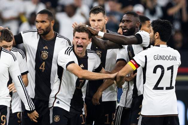 Bilder des Jahres 2023, Sport 09 September Sport Themen der Woche KW37 Sport Bilder des Tages Dortmund, Signal-Iduna Park, 12.09.23: Thomas Mueller of germany (M) scores the 1:0 goal and celebrates with team prior the friendly match between Germany vs. France.