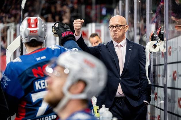 Bilder des Jahres 2023, Sport 09 September Sport Themen der Woche KW37 Sport Bilder des Tages 17.09.2023 - Eishockey - Saison 2023 2024 - Penny DEL - Nürnberg Ice Tigers Icetigers - Straubing Tigers - ThHa - xthxhax - Tom Rowe (Trainer, Headcoach, Nürnberg Ice Tigers, Nuernberg Ice Tigers ) Roman Kechter (73, Nürnberg Ice Tigers, Nuernberg Ice Tigers ) Tor, Jubel, Torjubel