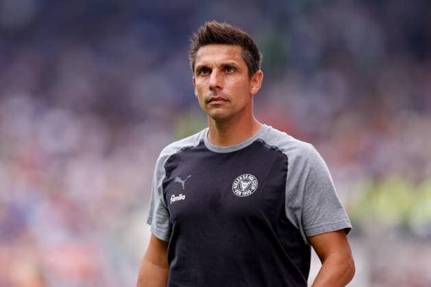 Hamburg, 17. September 2023 - Fußball, 2. Bundesliga 2023 24, FC St. Pauli - Holstein Kiel: Marcel Rapp (Holstein Kiel, Trainer) DFL REGULATIONS PROHIBIT ANY USE OF PHOTOGRAPHS AS IMAGE SEQUENCES AND OR QUASI-VIDEO.