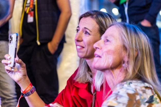 September 17, 2023, Madrid, Madrid, Spain: Sabina Kuss (mother of Sepp) and Noemi Ferre (wife of Sepp) at the final awards ceremony of the Spanish cycling race La Vuelta at Plaza de Cibeles on September 16, 2023 in Madrid, Spain Madrid Spain - ZUMAg251 20230917_zsp_g251_010 Copyright: xAlbertoxGardinx