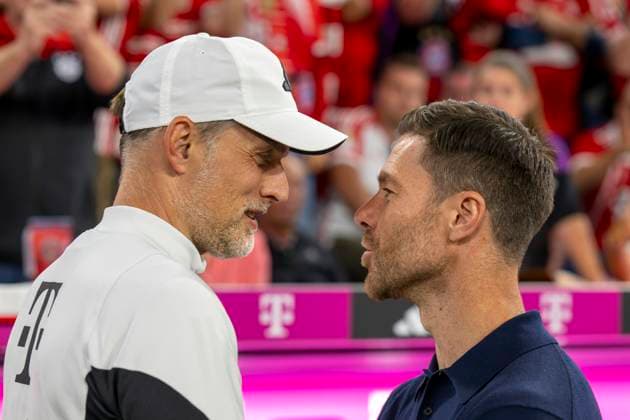 15.09.2023, Fussball 1. Bundesliga 2023 2024, 4.Spieltag, FC Bayern München - Bayer 04 Leverkusen, in der Allianz-Arena München. v.li: Trainer Thomas Tuchel (FC Bayern München) mit Trainer Xabi Alonso (Leverkusen)