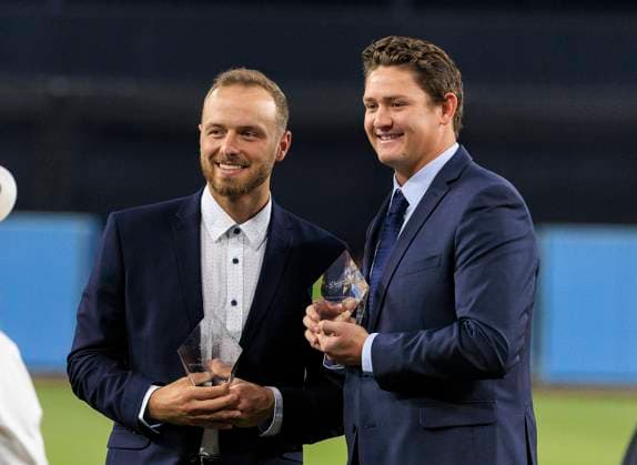 September 22, 2023, Los Angeles, California, USA: (L) Michael Bush Player of the Year and Kyle Hurt Pitcher of the Year of the Los Angeles Dodgers presented with respective award prior to their MLB, Baseball Herren, USA regular season game against the San Francisco Giants on Friday September 22, 2023 at Dodger Stadium in Los Angeles, California. Dodgers loses to Giants, 1-5. JAVIER ROJAS PI Los Angeles USA - ZUMAp124 20230922_zaa_p124_034 Copyright: xJavierxRojasx