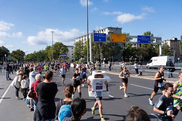 24.09.2023,Berlin,49. BMW BERLIN-MARATHON,Impressionen,Ortsteil Schmargendorf im Bezirk Wilmersdorf.Hohenzollerndamm