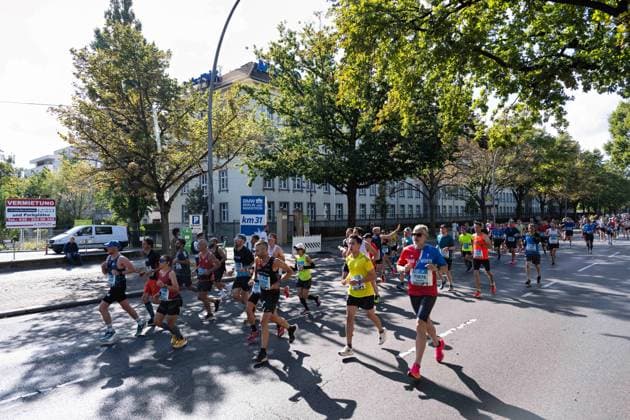 24.09.2023,Berlin,49. BMW BERLIN-MARATHON,Impressionen,Ortsteil Schmargendorf im Bezirk Wilmersdorf.Hohenzollerndamm.