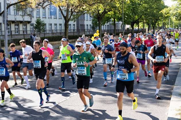 24.09.2023,Berlin,49. BMW BERLIN-MARATHON,Impressionen,Ortsteil Schmargendorf im Bezirk Wilmersdorf.Hohenzollerndamm.