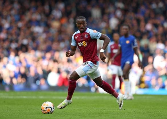 24th Sep 2023; Stamford Bridge, Chelsea, London, England: Premier League Football, Chelsea versus Aston Villa; Moussa Diaby of Aston Villa on the ball  ActionPlus12557772 JohnxPatrickxFletcher