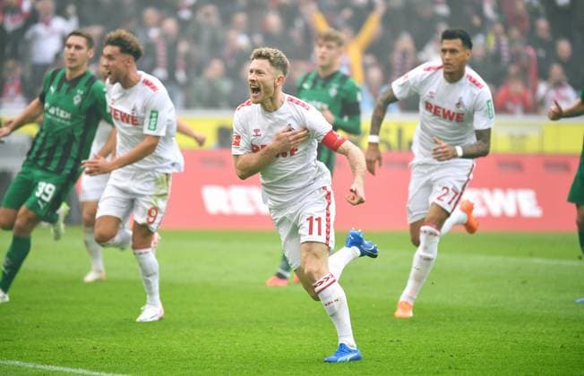Bilder des Jahres 2023, Sport 10 Oktober Sport Themen der Woche KW42 Fussball, Bundesliga, Deutschland, Herren, Saison 2023 2024, 8. Spieltag, Rhein Energie Stadion Köln, 1. FC Köln - Borussia Mönchengladbach; Jubel Florian Kainz (KOE) nach seinem Tor zum 1:0 durch Hand-Elfmeter. Jubel, Freude, Aktion. DFB DFL REGULATIONS PROHIBIT ANY USE OF PHOTOGRAPHS AS IMAGE SEQUENCES AND OR QUASI-VIDEO