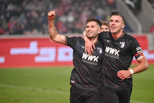 Bilder des Jahres 2023, Sport 10 Oktober Sport Themen der Woche KW42 Sport Bilder des Tages 22.10.2023, Heidenheim, Germany, Voith Arena, 1.FC Heidenheim vs 1.FC Augsburg - 1.Bundesliga, Elvis Rexhbecaj (FC Augsburg) Torjubel, jubelt nach seinem treffer zum 2:5 (Foto H. Langer) DFB DFL REGULATIONS PROHIBIT ANY USE OF PHOTOGRAPHS AS IMAGE SEQUENCES AND OR QUASI-VIDEO. Heidenheim Voith Arena Germany