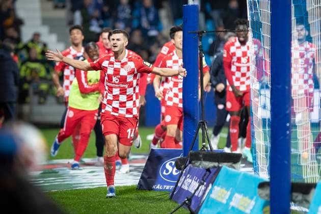 Bilder des Jahres 2023, Sport 10 Oktober Sport Themen der Woche KW43 Sport Bilder des Tages Bundesliga, VfL Bochum - 1. FSV Mainz 05, 27.10.2023 Tom Krauss (1. FSV Mainz 05, 14) bejubelt sein spaetes Tor. 1. Fussball Bundesliga, VfL Bochum - 1. FSV Mainz 05, Bundesliga, 9. Spieltag, am 27.10.2023, Vonovia-Ruhrstadion, Bochum DFL regulations prohibit any use of photographs as image sequences and or quasi-video Copyright: xBEAUTIFULxSPORTS Meuselx