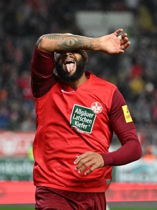 Bilder des Jahres 2023, Sport 10 Oktober Sport Themen der Woche KW43 Sport Bilder des Tages RECORD DATE NOT STATED 28.10.2023, xjhx, Fussball 2.Bundesliga, 1.FC Kaiserslautern - Hamburger SV emspor, v.l. Terrence Boyd (1. FC Kaiserslautern) celebrate the goal, Der Torjubel zum 3:1 (DFL DFB REGULATIONS PROHIBIT ANY USE OF PHOTOGRAPHS as IMAGE SEQUENCES and or QUASI-VIDEO) Kaiserslautern