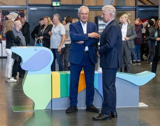 Joachim Herrmann (Staatsminister des Inneren, Innenminister fuer und Integration) im Gespraech mit Dieter Reiter (Oberbuergermeister der Stadt Muenchen) vor Waldi. GER, Dialogforum Deutscher Olympischer Sportbund DOSB zu moeglicher deutscher Olympiabewerbung, Muenchen, 05.11.2023. GER, Dialogforum Deutscher Olympischer Sportbund DOSB zu moeglicher deutscher Olympiabewerbung, Muenchen, 05.11.2023. Muenchen Copyright: xEibner-Pressefoto HeikexFeinerx EP_HFR