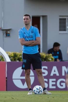 Argentina Training Session Argentina s coach Lionel Scaloni during a training session at Lionel Andres Messi Training Camp on November 14, 2023 in Ezeiza, Argentina. Ciudad Autonoma de Buenos Aires Argentina  Copyright: xDaianaxPanzax originalFilename:panza-notitle231114_npVCT