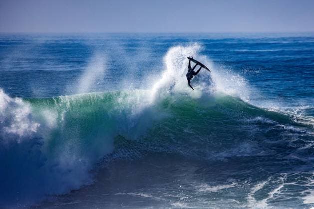 Bilder des Jahres 2023, Sport 11 November Sport Themen der Woche KW47 Nazare, Portugal: Surf Competion, The NazarÃ Tow Challenge Surfer: XXX Nazare Portugal