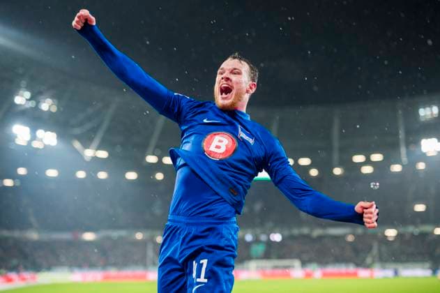 Bilder des Jahres 2023, Sport 11 November Sport Themen der Woche KW47 Sport Bilder des Tages 24.11.2023 - Fußball, 2023 2024, 2. Bundesliga, 14. Spieltag, Hannover 96 - Hertha BSC Berlin: Pascal Klemens (Berlin) jubelt nach seinem Tor zum 0:2 DFL REGULATIONS PROHIBIT ANY USE OF PHOTOGRAPHS AS IMAGE SEQUENCES AND OR QUASI-VIDEO. Hannover Niedersachsen Deutschland Heinz von Heiden Arena