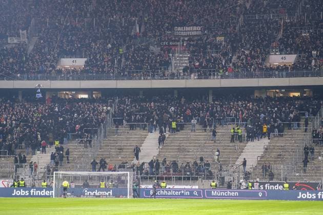 Bilder des Jahres 2023, Sport 11 November Sport Themen der Woche KW47 Frankfurt Ultras verlassen das Stadion vor dem Anpfiff, Eintracht Frankfurt vs. VfB Stuttgart, Fussball, 1. Bundesliga, 12. Spieltag, Saison 2023 2024, 25.11.2023, DFL REGULATIONS PROHIBIT ANY USE OF PHOTOGRAPHS AS IMAGE SEQUENCES AND OR QUASI-VIDEO Eintracht Frankfurt vs. VfB Stuttgart, Fussball, 1. Bundesliga, 12. Spieltag, Saison 2023 2024, 25.11.2023 Frankfurt am Main Copyright: xEibner-Pressefotox xMichaelxBermx EP_EER