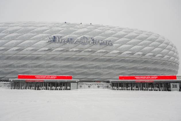 Bilder des Jahres 2023, Sport 12 Dezember Sport Themen der Woche KW48 Allianz Arena, verschneit, an den Eingängen der Hinweis, Stadion gesperrt. Spiel abgesagt, FC Bayern Muenchen vs. 1. FC Union Berlin, Fussball, Bundesliga, 13. Spieltag, 02.12.2023 DFB regulations prohibit any use of photographs as image sequences and or quasi-video Muenchen Bayern Deutschland