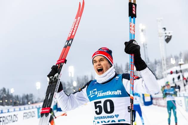 Bilder des Jahres 2023, Sport 12 Dezember Sport Themen der Woche KW49 Sport Bilder des Tages 231210 Harald ostberg Amundsen of Norway celebrates after the Men s Cross Country Skiing 10 km Free Technique interval start during the FIS Cross-Country World Cup on December 10, 2023 in Östersund. Photo: Johan Axelsson BILDBYRAN COP 245 JA0160 skidor cross-country skiing langrenn världscupen fis cross country world cup fristil free technique sverige bbeng jubel Copyright: JOHANxAXELSSON BB231210JA083
