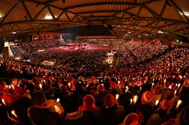 Bilder des Jahres 2023, Sport 12 Dezember Sport Themen der Woche KW51 Sport Bilder des Tages Fussball, Herren, Saison 2023 2024, 1. Bundesliga, 1. FC Union Berlin, 21. Weihnachtssingen im Stadion An der Alten Försterei, Übersicht, 23.12. 2023, Copyright: xMatthiasxKochx