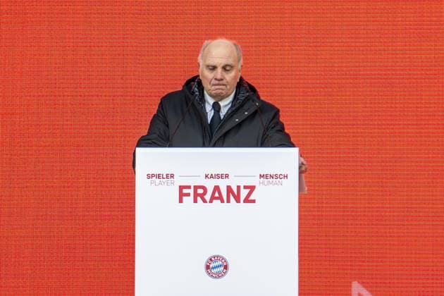 Bilder des Jahres 2024, Sport 01 Januar Sport Themen der Woche KW03 Sport Bilder des Tages Uli Hoeness Aufsichtsratsmitglied FC Bayern Muenchen eV sowie Ehrenpraesident des FC Bayern, Gedenkfeier von Franz Beckenbauer in der Allianz Arena. 19.01.2024 Muenchen Bayern Deutschland
