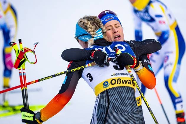 Bilder des Jahres 2024, Sport 01 Januar Sport Themen der Woche KW03 20.01.2024, GER, Skilanglauf, Frauen, Saison 2023 2024, Coop FIS Cross Country World Cup Women 20km Mass Start Classic CARL Victoria HENNIG Katharina 98559 Oberhof LOTTO Thüringen ARENA am Rennst Thüringen Deutschland