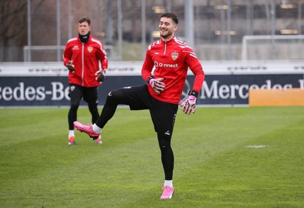 BAU 23.01.2024 Stuttgart Fußball VfB Stuttgart Training, Dennis Seimen (vorn)