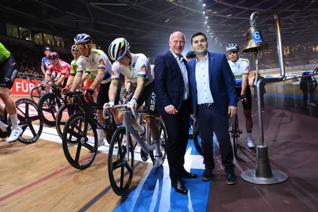 Bilder des Jahres 2024, Sport 01 Januar Sport Themen der Woche KW04 Sport Bilder des Tages DEU, 111. Berliner Sechstagerennen, 26.01.2024, Velodrom, Berlin, DEU, 111. Berliner Sechstagerennen, im Bild Start , mit Regierender Buergermeister von Berlin Kay Wegner, ROGER KLUGE (GER), THEO REINHARDT (GER) Foto: Juergen Engler nordphoto GmbH