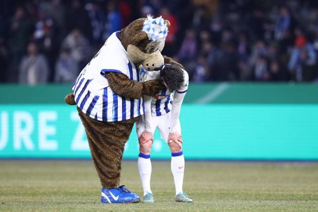 Bilder des Jahres 2024, Sport 01 Januar Sport Themen der Woche KW05 Sport Bilder des Tages 31.01.2024, xtgx, Fussball DFB Pokal 1 4 Finale, Hertha BSC Berlin - 1.FC Kaiserslautern emspor, v.l. Fabian Reese (Hertha, 11) enttaeuscht, schaut enttaeuscht, niedergeschlagen, disappointed (DFL DFB REGULATIONS PROHIBIT ANY USE OF PHOTOGRAPHS as IMAGE SEQUENCES and or QUASI-VIDEO) Berlin