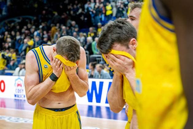 Bilder des Jahres 2024, Sport 02 Feburar Sport Themen der Woche KW05 Sport Bilder des Tages Basketball Berlin 01.02.2024 Saison 2023 2024 Euroleague Alba Berlin - Valencia Basket Justin Bean (Alba Berlin, No.34) Jonas Mattisseck (Alba Berlin, No.09)
