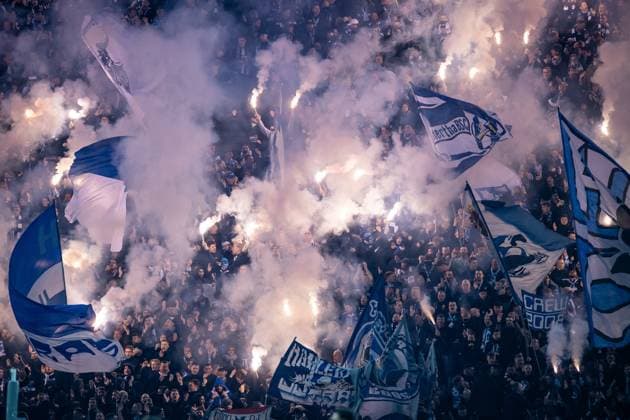 Bilder des Jahres 2024, Sport 02 Feburar Sport Themen der Woche KW07 Sport Bilder des Tages 2. Fußball Bundesliga, Hertha BSC vs 1. FC Magdeburg. Berlin, 16.02.2024 Hertha BSC Fans mit zünden Pyro Pyrotechnik 2. Fußball Bundesliga, Hertha BSC vs 1. FC Magdeburg, Olympiastadion, Berlin, 16.02.2024 DFL REGULATIONS PROHIBIT ANY USE OF PHOTOGRAPHS AS IMAGE SEQUENCES AND OR QUASI-VIDEO. Copyright: xBEAUTIFULxSPORTS LucianoxLimax