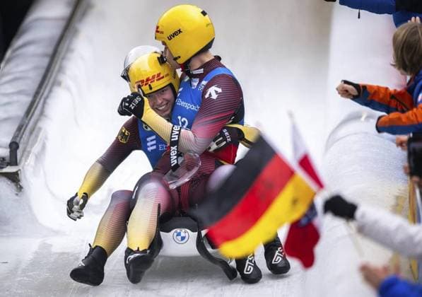 Bilder des Jahres 2024, Sport 02 Feburar Sport Themen der Woche KW07 Sport Bilder des Tages EBERSPÄCHER LUGE WORLD CUP 2023-2024 ** NUR FÜR REDAKTIONELLE ZWECKE ** EDITORIAL USE ONLY **<p>17 02 2024-Oberhof: EBERSPÄCHER Luge World Cup 2023 2024 Rennrodelbahn Oberhof Doppelsitzer Frauen im Foto: Dajana Eitberger Saskia Schirmer 12 (GER) jubeln im Ziel ( Deutschland Thueringen Oberhof Copyright: SaschaxFromm