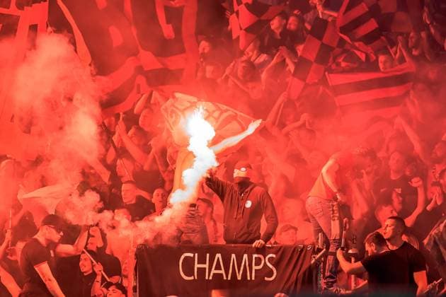 Bilder des Jahres 2024, Sport 03 März Sport Themen der Woche KW13 Sport Bilder des Tages 30.03.2024, xlakx, Fussball 2. Bundesliga, Hertha BSC - 1.FC Nuernberg emspor, v.l.Fans, Stimmung, Schals, Fahnen, Besucher, Trikots, Ultras, Nuernberg,zuenden Pyrotechnik, Bengalos, Rauch (DFL DFB REGULATIONS PROHIBIT ANY USE OF PHOTOGRAPHS as IMAGE SEQUENCES and or QUASI-VIDEO) Berlin