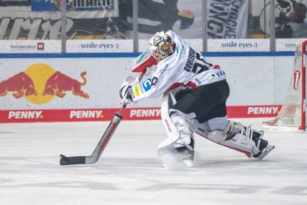 Kristers Gudlevskis 30 (Fischtown Pinguins Bremerhaven), EHC Red Bull Muenchen vs. Fischtown Pinguins Bremerhaven, PENNY DEL, Halbfinale, Spiel 2, 03.04.2024 Muenchen Bayern Deutschland