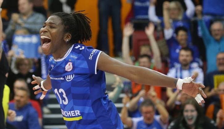 Bilder des Jahres 2024, Sport 04 April Sport Themen der Woche KW14 Sport Bilder des Tages Stuttgart , Volleyball Bundesliga Frauen PlayOff Halbfinale Spiel 1, Allianz MTV Stuttgart vs. Dresdner SC , Krystal Rivers ( Stgt )