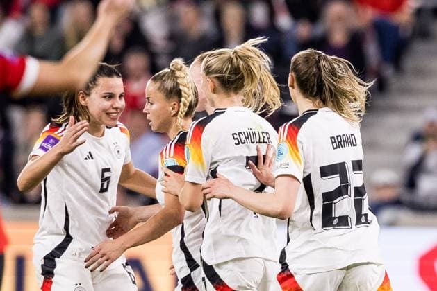 Bilder des Jahres 2024, Sport 04 April Sport Themen der Woche KW14 Sport Bilder des Tages UEFA Women’s European Qualifiers: Österreich - Deutschland; 05.04.2024 Jubel zum 2:3 durch Giulia Gwinn (Deutschland, 15) nach Elfmeter UEFA Women’s European Qualifiers: Österreich - Deutschland; Raiffeisen Arena, Linz, 05.04.2024 Copyright: xBEAUTIFULxSPORTS Wunderlx