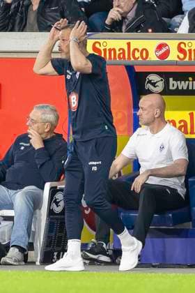 Fussball: 3. Liga, Saison 2023 2024, 33. Spieltag, MSV Duisburg - SV Waldhof Mannheim am 12.04.2024 in der Schauinsland-Reisen-Arena in Duisburg. Michael Boris (SV Waldhof Mannheim, Co-Trainer) ist aufgesprungen. Dahinter Marco Antwerpen (SV Waldhof Mannheim 07, Trainer). Wichtiger Hinweis: Gemaess den Vorgaben der DFL Deutsche Fussball Liga bzw. des DFB Deutscher Fussball-Bund ist es untersagt, in dem Stadion und oder vom Spiel angefertigte Fotoaufnahmen in Form von Sequenzbildern und oder videoaehnlichen Fotostrecken zu verwerten bzw. verwerten zu lassen. Foto: Kirchner-Media TH Copyright: xKirchner-Media THx