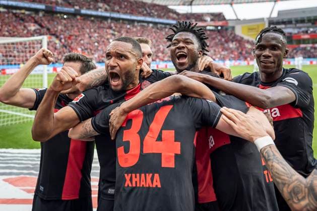 Bilder des Jahres 2024, Sport 04 April Sport Themen der Woche KW15 Sport Bilder des Tages 1. Bundesliga, Bayer 04 Leverkusen - SV Werder Bremen, 14.04.2024 Granit Xhaka (Bayer 04 Leverkusen, 34) trifft zum 2:0, Jonathan Tah (Bayer 04 Leverkusen, 4), Edmond Tapsoba (Bayer 04 Leverkusen, 12) und der Rest des Teams beim Torjubel; Bayer 04 Leverkusen - SV Werder Bremen am 29. Spieltag der 1. Fussball-Bundesliga am 14.04 2024 in der BayArena in Leverkusen. DFL REGULATIONS PROHIBIT ANY USE OF PHOTOGRAPHS AS IMAGE SEQUENCES AND OR QUASI-VIDEO. Copyright: xBEAUTIFULxSPORTS AxelxKohringx