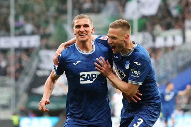 20.04.2024, xtvx, Fussball 1.Bundesliga, TSG 1899 Hoffenheim - Borussia Mönchengladbach emspor, v.l. Goal scored, Tor zum 2:1 Grischa Proemel (TSG 1899 Hoffenheim) Torjubel, Goal celebration, celebrate the goal, celebrates scoring (DFL DFB REGULATIONS PROHIBIT ANY USE OF PHOTOGRAPHS as IMAGE SEQUENCES and or QUASI-VIDEO) Sinsheim