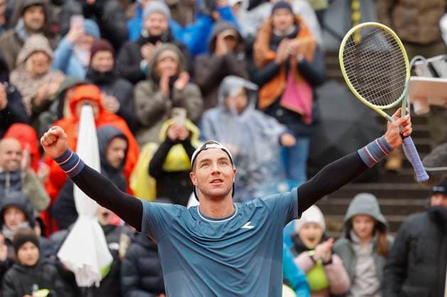 Bilder des Jahres 2024, Sport 04 April Sport Themen der Woche KW16 Sport Bilder des Tages Jan-Lennard Struff (GER) jubelt nach dem Sieg, Jubel, Freude, Emotion Tennis - BMW Open 2024 - ATP, Tennis Herren - MTTC Iphitos - Munich - - Germany - 21 April 2024. Copyright: xJuergenxHasenkopfx