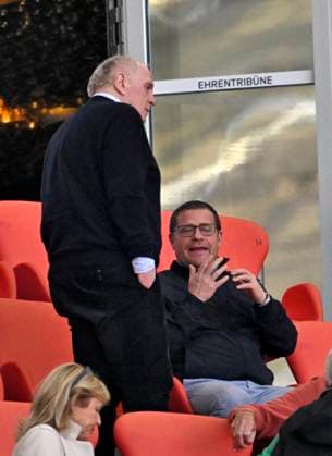 27.04.2024, Fussball 1. Bundesliga 2023 2024, 31.Spieltag, FC Bayern München - Eintracht Frankfurt, in der Allianz-Arena München. Ehren-Präsident und Aufsichtsratsmitglied Uli Hoeneß (FC Bayern, Hoeness) Max Eberl (Bayern München)