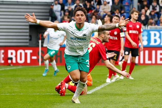 Bilder des Jahres 2024, Sport 04 April Sport Themen der Woche KW17 28.04.2024, xavx, Fussball 2.Bundesliga, SV Wehen Wiesbaden - SpVgg Greuther Fuerth emspor, v.l. Armindo Sieb (SpVgg Greuther Fürth) celebrate the goal, Der Torjubel zum 2:3 (DFL DFB REGULATIONS PROHIBIT ANY USE OF PHOTOGRAPHS as IMAGE SEQUENCES and or QUASI-VIDEO) Wiesbaden