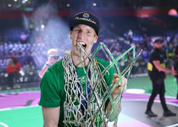 Bilder des Jahres 2024, Sport 04 April Sport Themen der Woche KW17 Sport Bilder des Tages Champions: Unicaja Malaga gewinnt vs. CB 1939 Canarias Lenovo Tenerife (Teneriffa) Alberto Díaz Basketball Champions League BCL Final Four in Belgrad - FINALE Foto: Jörn Wolter