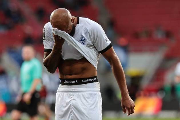 3. Liga; FC Ingolstadt - SV Waldhof Mannheim; 05.05.2024 Terrence BOYD (SVW 13) verdeckt sich das Gesicht Enttaeuscht Einzelfoto Freisteller Copyright: xBEAUTIFULxSPORTS Goldbergx